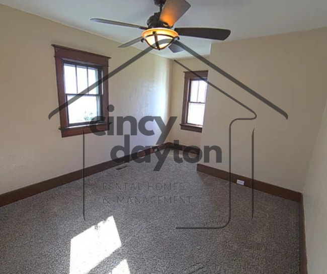 Building Photo - 1654 Suman Ave