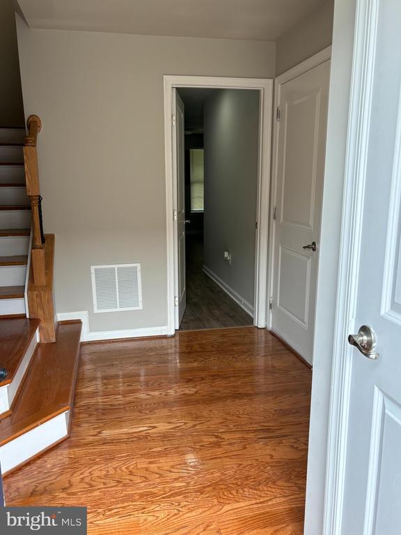 Building Photo - 115 Chamomile Ct