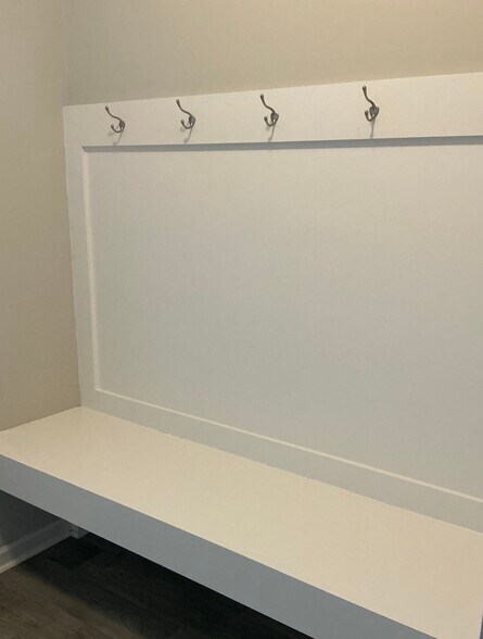 Mud room area - 506 Purple Finch Rd
