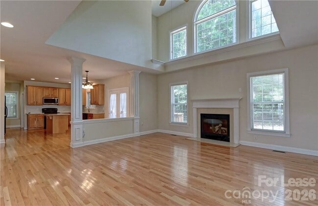 Building Photo - 10496 Gunnison Ln