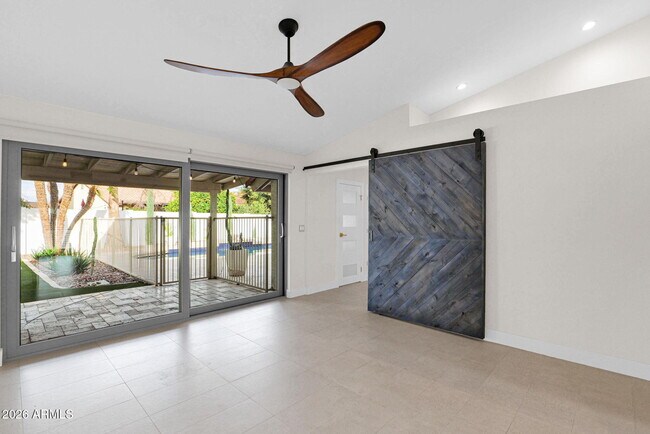 Building Photo - 15650 N 60th Pl