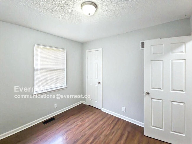 Building Photo - 14902 W 149th St