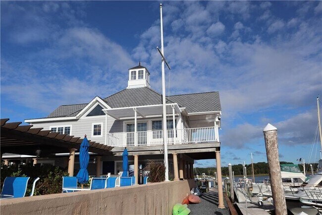 Building Photo - 67 Esmond Ave