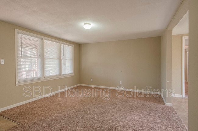 Building Photo - 1740 Sinnott Cir