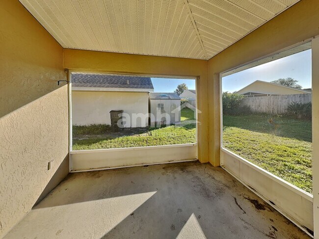 Building Photo - 2465 Saint Pauls Dr