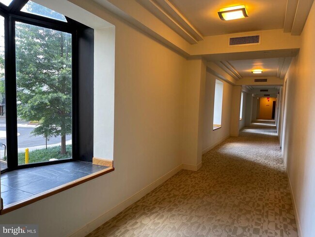 Building Photo - 520 N St SW