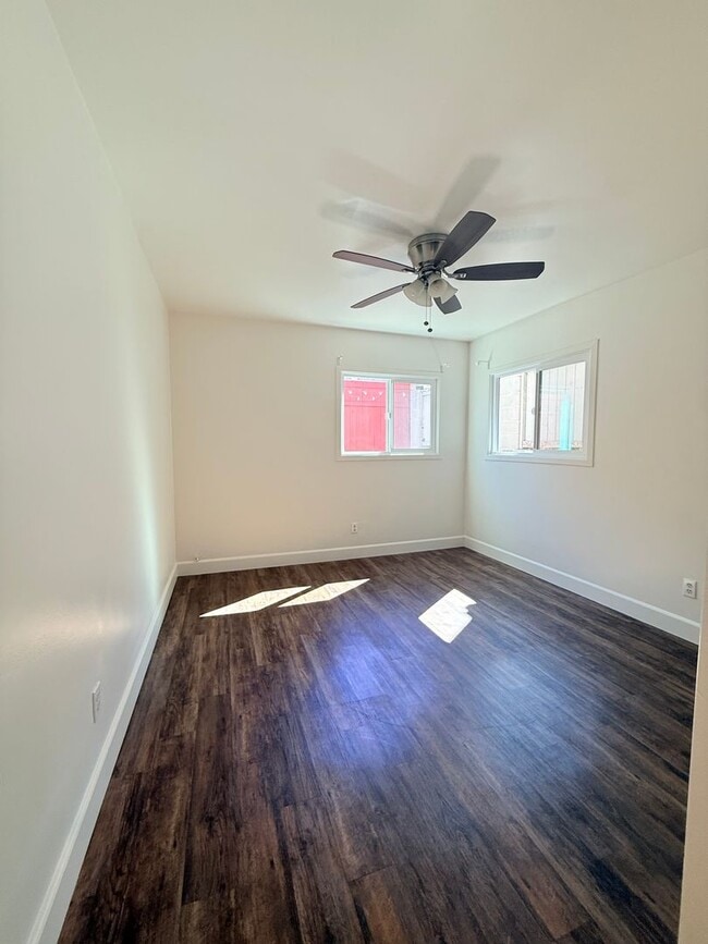 Building Photo - Prospect