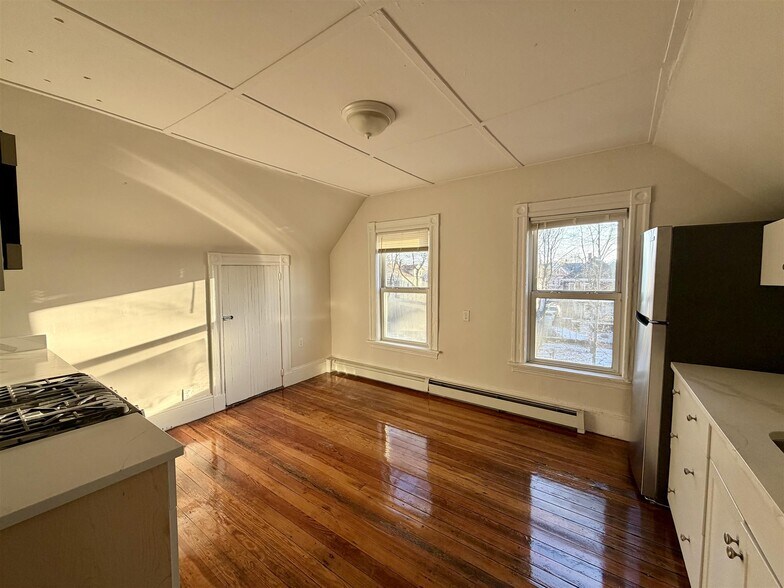 Building Photo - 97 Morrison Ave