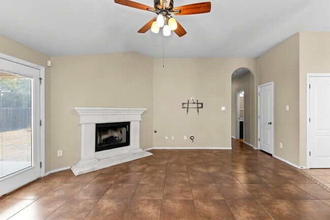 Building Photo - 208 Pecanwood S