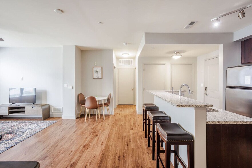 Building Photo - 121 E Freedom Way