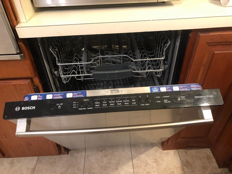 Building Photo - 7411 Griffin Ave