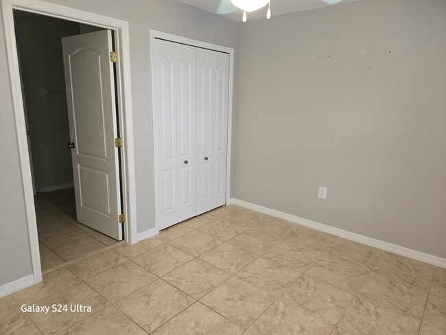 Building Photo - 2711 Nelson Rd N