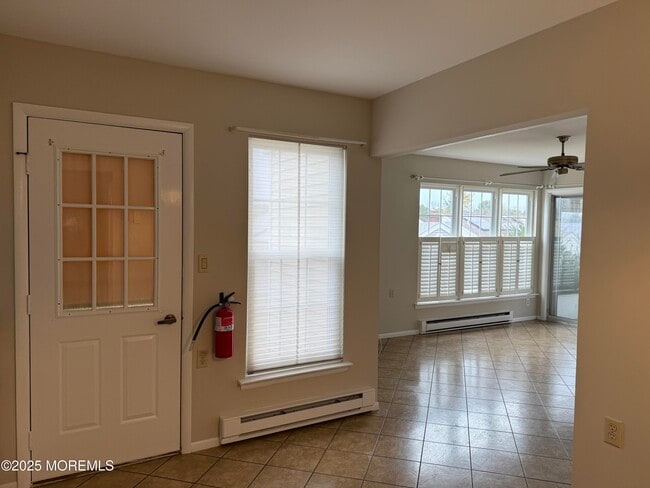 Building Photo - 19 Marlow Ave