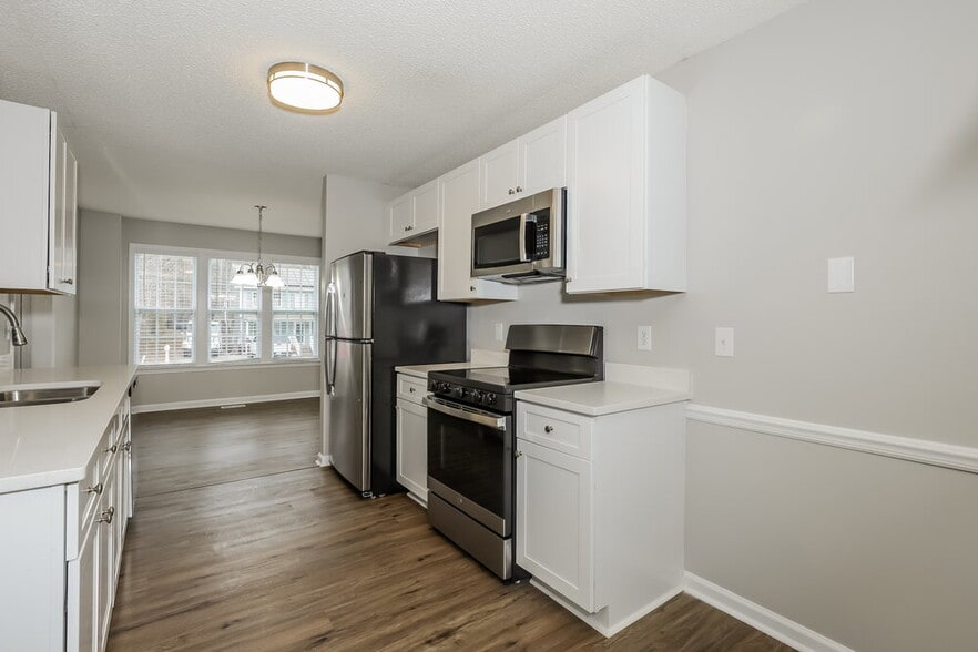 Building Photo - 240 Wood Green Dr