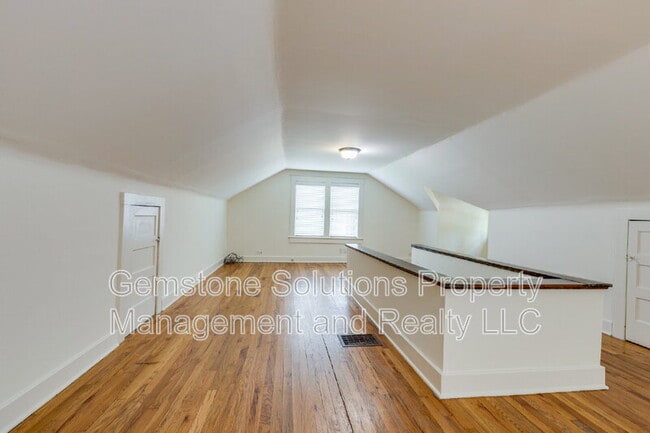 Building Photo - 2537 Blair Blvd