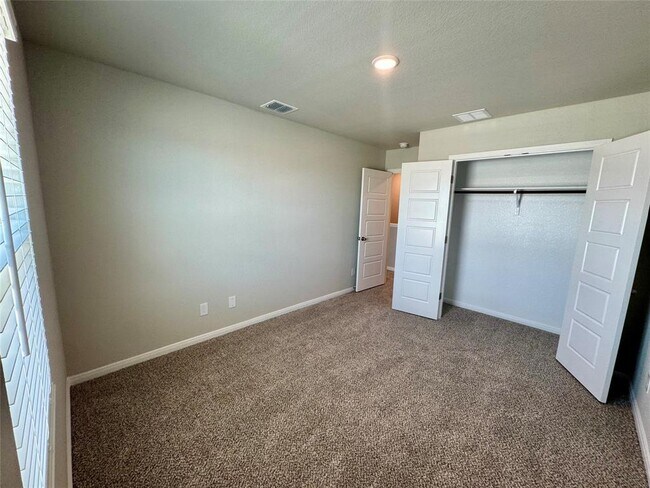 Building Photo - 761 Staglin St