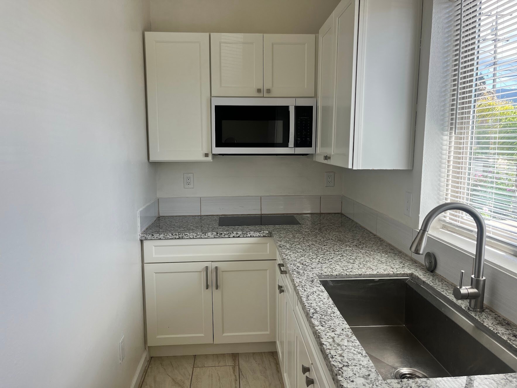 Building Photo - 5209 Olive Dr