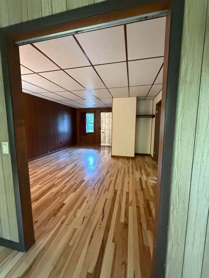 Building Photo - 302 Lake Ave