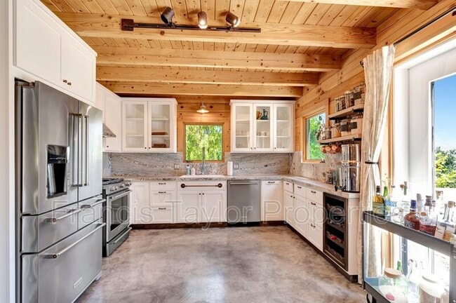 Building Photo - 2689 Daisy Ln