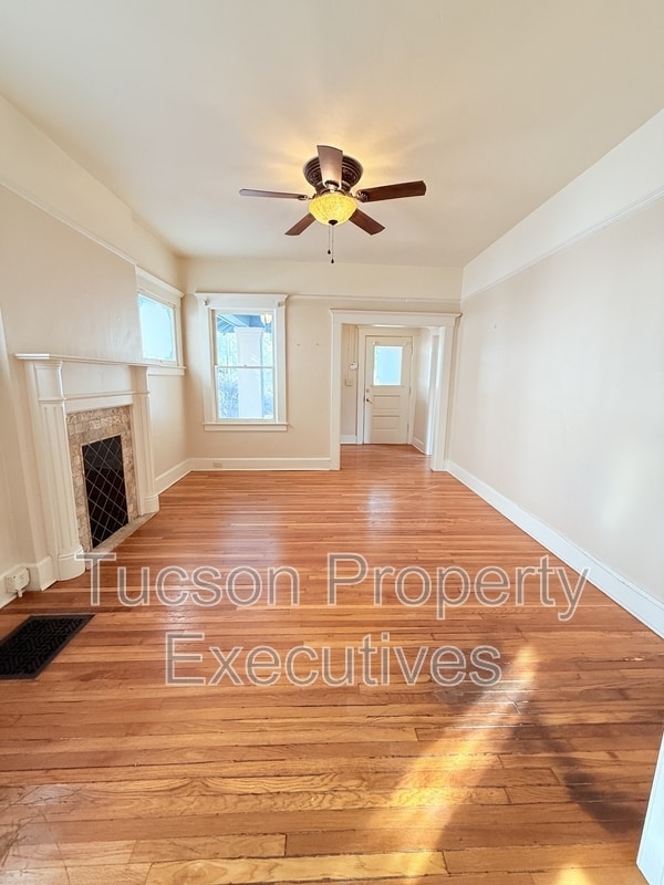 Building Photo - 340 S Scott Ave