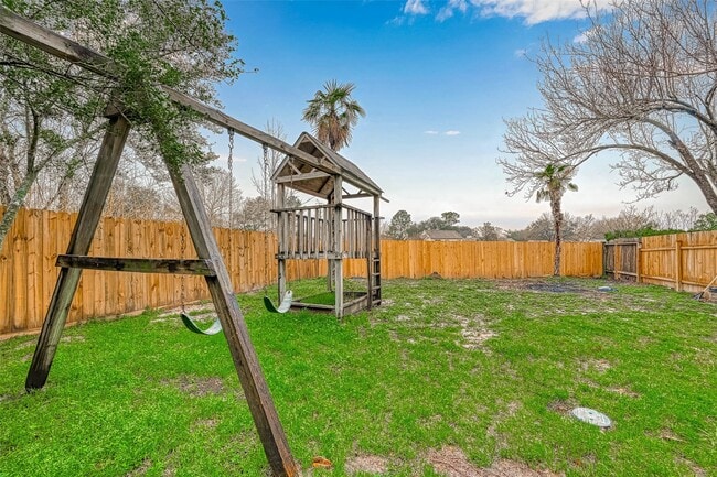 Building Photo - 5815 Henniker Dr