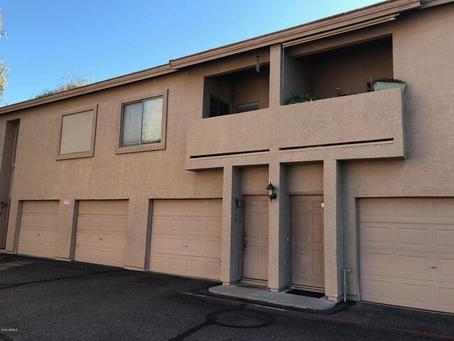 Building Photo - 1406 W Emerald Ave