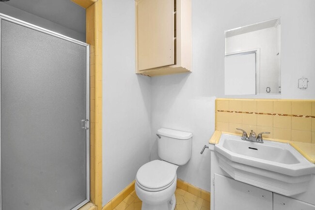 Building Photo - Studio Unit! Must see