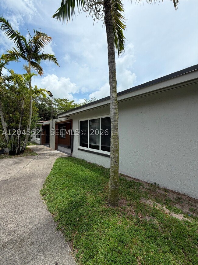 Building Photo - 2557 NW 60th Terrace
