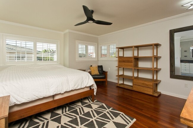 Building Photo - Wonderfully furnished rental - available i...