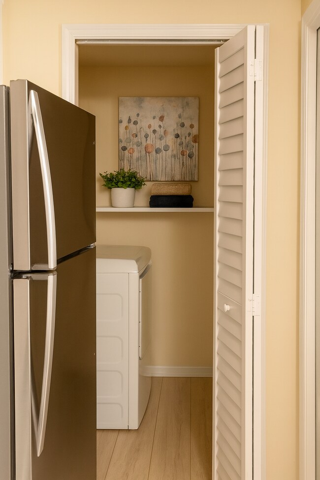 Building Photo - 1300 Cedarwood Dr