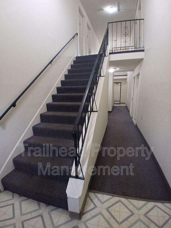 Building Photo - 1301 E Frederick St