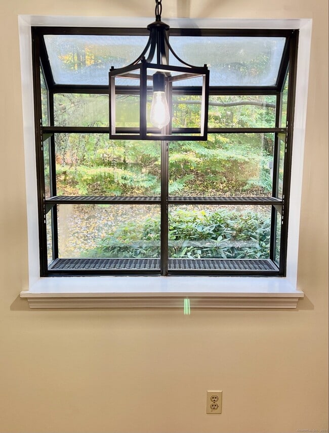 Building Photo - 308 Conestoga Way