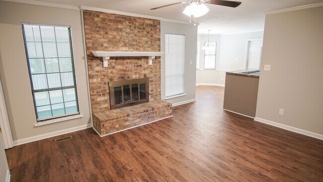 Building Photo - Lakeside Schools/Rehabbed and Ready for Move In. (NO PETS)