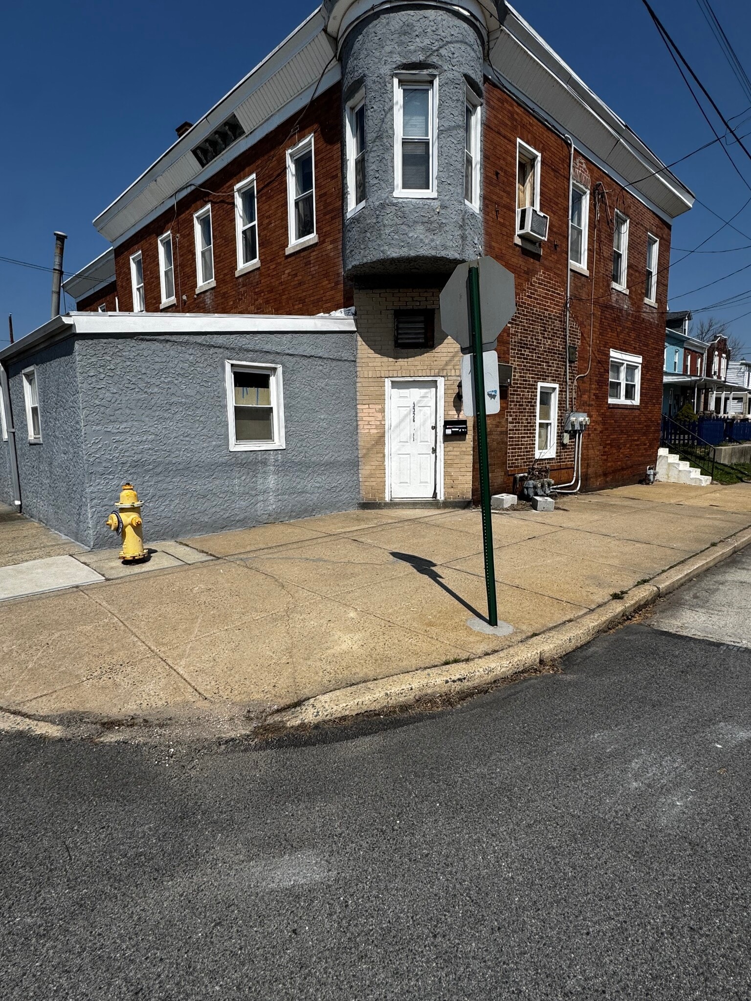 Building Photo - 3326 W 3rd St