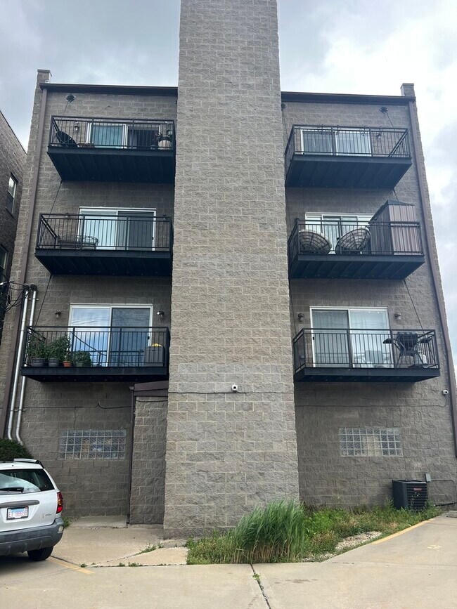 Building Photo - 3016 N Harlem Ave