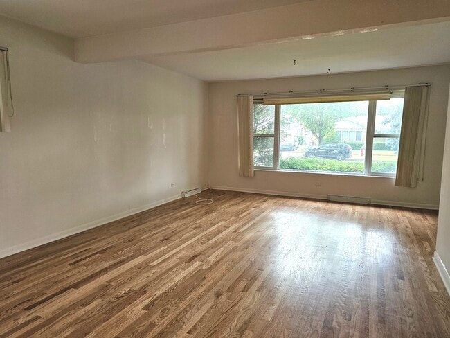 Building Photo - 8823 Mango Ave