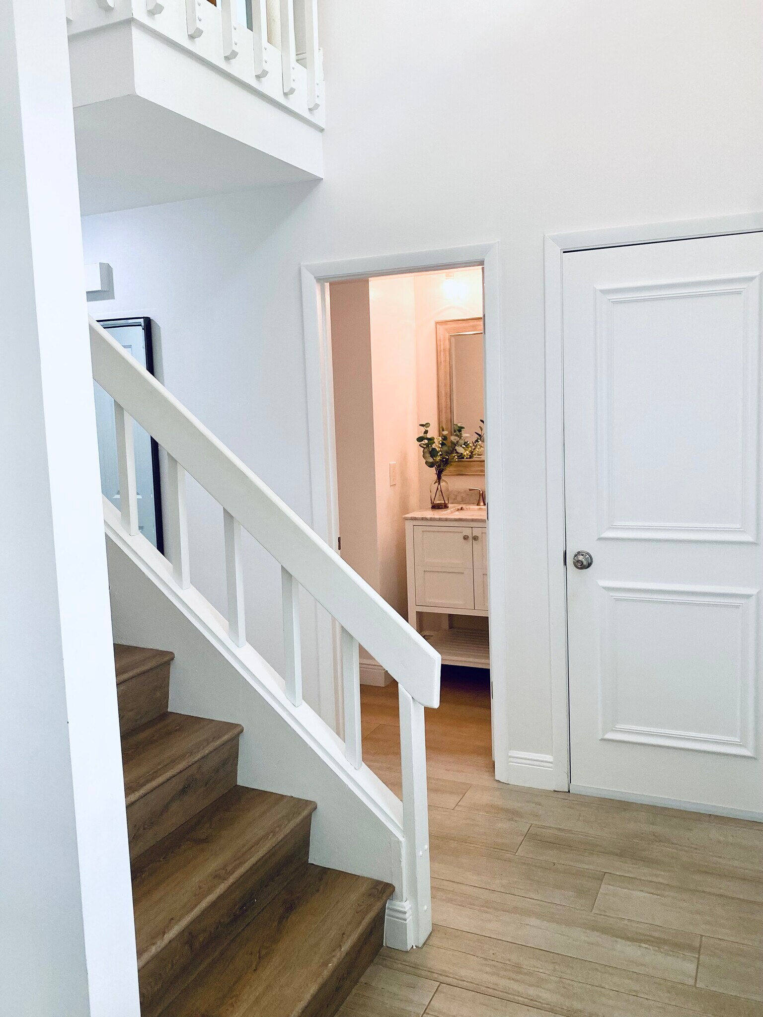 Building Photo - 833 Meadowland Dr