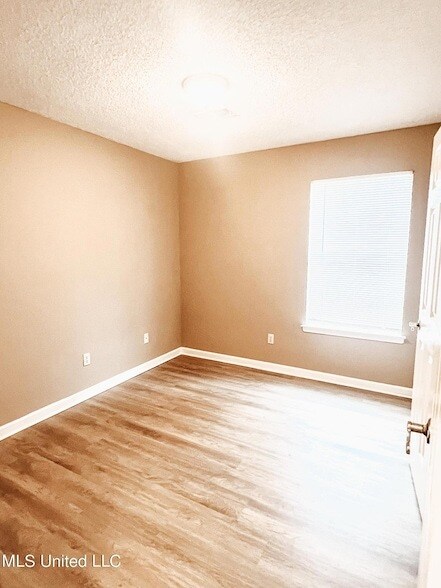 Building Photo - 9453 Wickfield Cove