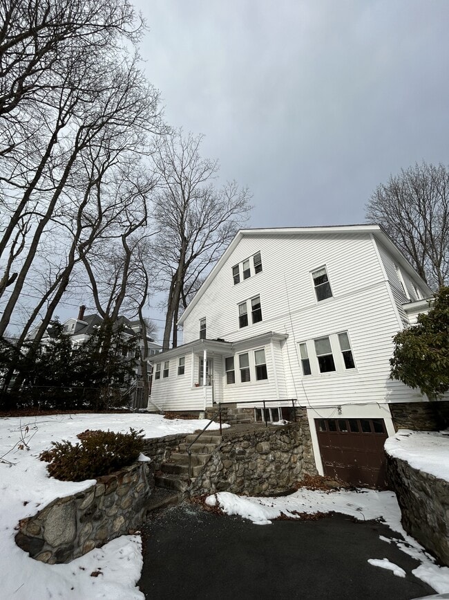 Building Photo - 7 Ureco Terrace