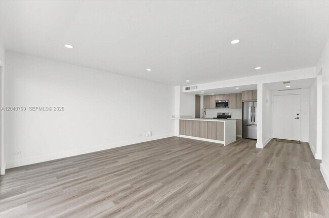 Building Photo - 2451 Brickell Ave