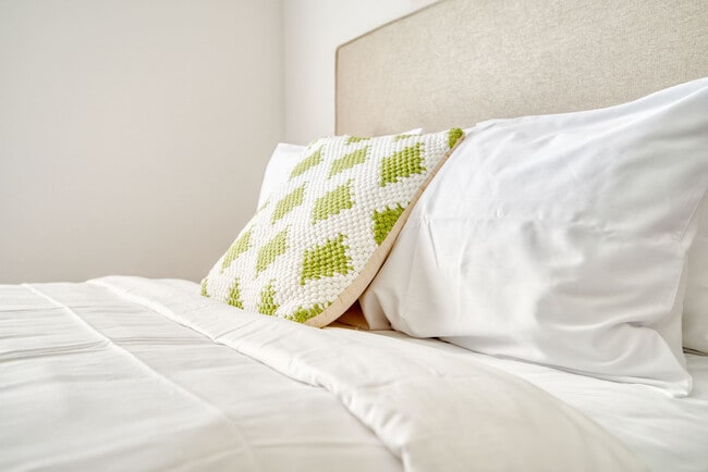 Building Photo - 2548 SW 13th St