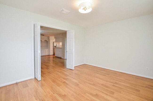 Building Photo - 7719 Lacy Hill Dr