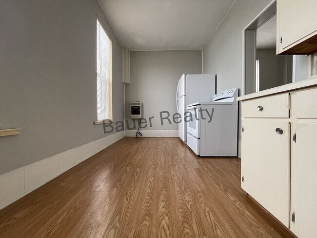 Building Photo - ad108