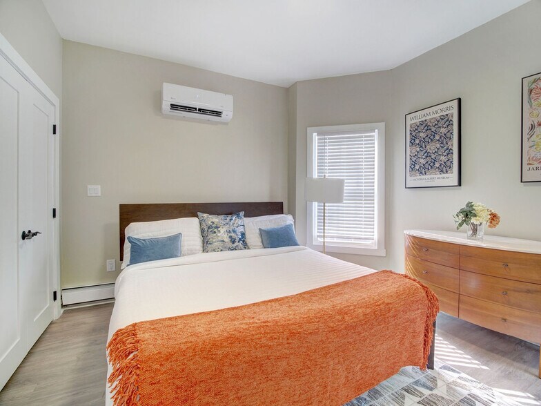 Building Photo - 24 Britton St