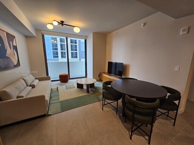 Building Photo - 11 NE 6th St