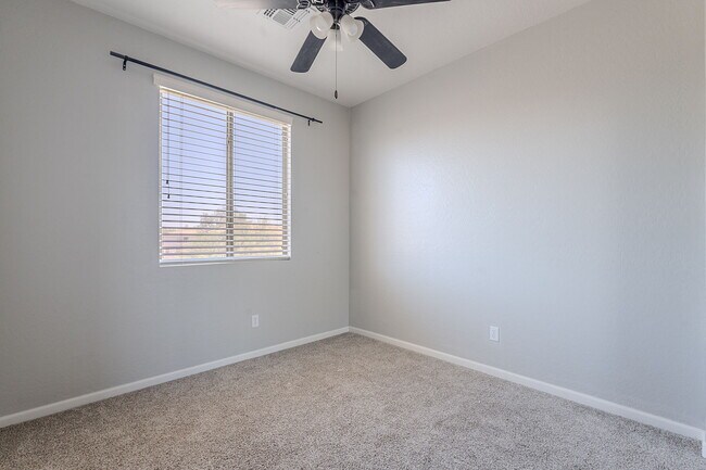 Building Photo - 4133 S Ponderosa Dr