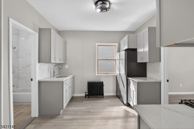 Building Photo - 378 Grand St