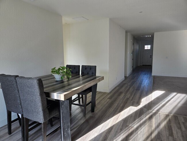 Building Photo - Home for Rent