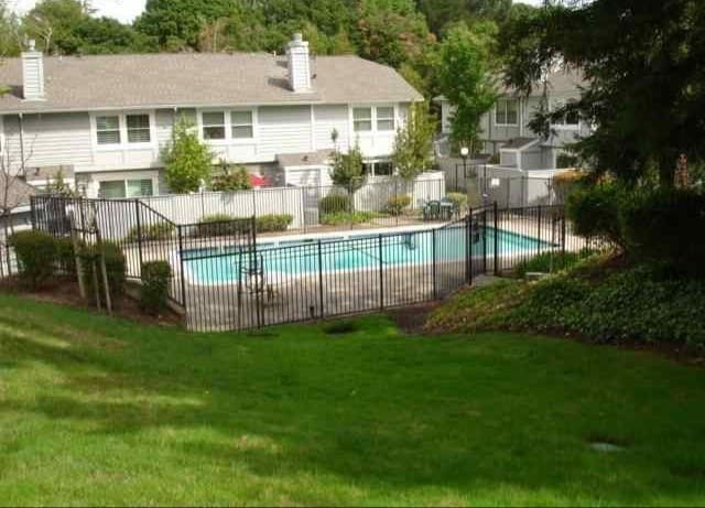 Building Photo - 788 Center Ave