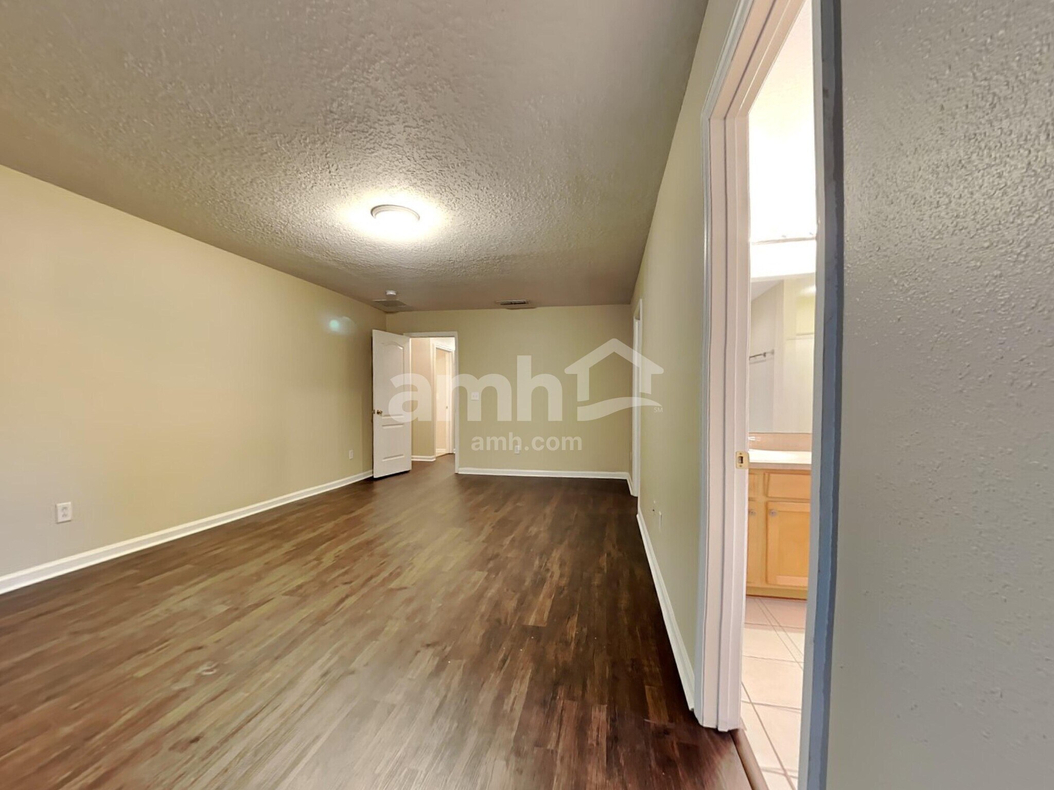 Building Photo - 11374 Brian Lakes Dr